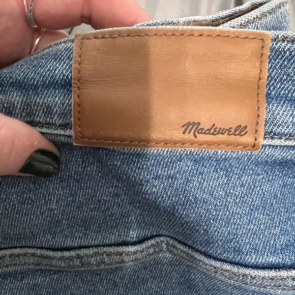 Madewell medium wash denim in 10” hi-rise skinny with frayed hem. Size 37. - Picture 3 of 3